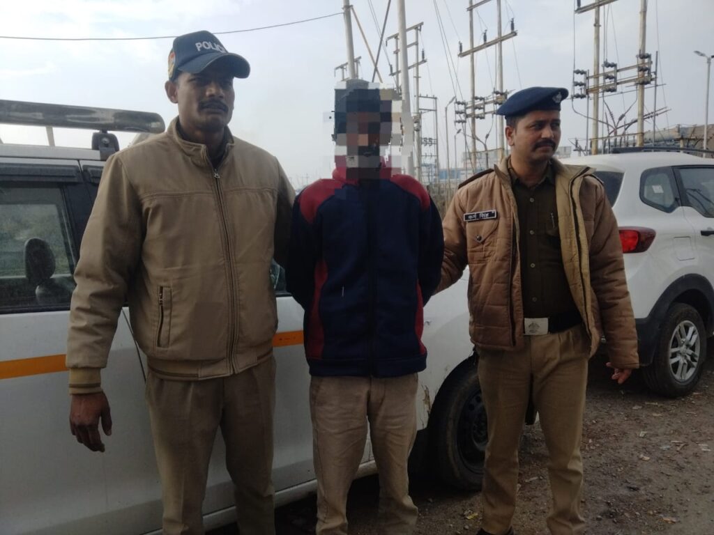 बड़ी ख़बर सिडकुल पुलिस ने इस शातिर ठग को किया गिरफ्तार ,करीब ₹7500000 कीमत की 5 गाड़ियां की बरामद । 1 IMG-20230113-WA0027