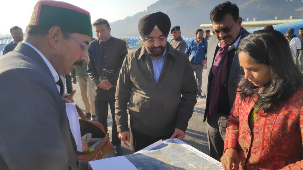 मुख्य सचिव एसएस संधु ने बेस चिकित्सालय भवन का किया स्थलीय निरीक्षण,व्यवस्थाओं का लिया जायजा । 1 IMG-20230209-WA0005