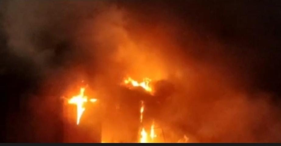 हरिद्वार पुल के पास दुकानों में लगी भीषण आग ,मची अफरा-तफरी 1 IMG-20230310-WA0021