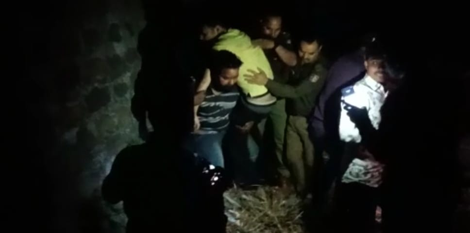 हरिद्वार के श्यामपुर थाना क्षेत्र में बीएमडब्ल्यू कार अनियंत्रित होकर गिरी गहरी खाई में, मौके पहुंची पुलिस 1 IMG-20230315-WA0022