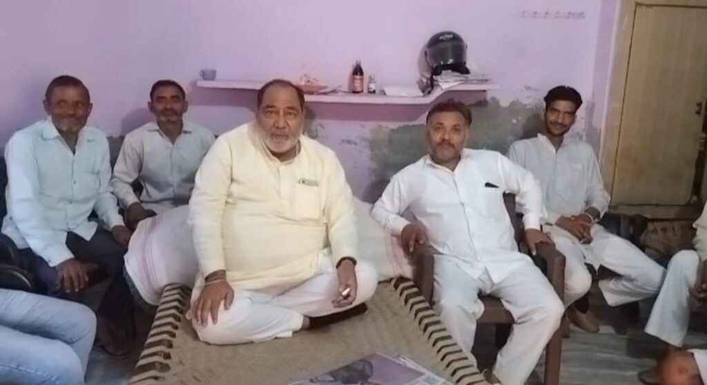 एक जून से तहसील परिसर में किसान देंगे अनिश्चितकालीन धरना- देखे क्या मामला 1 IMG-20230526-WA0036