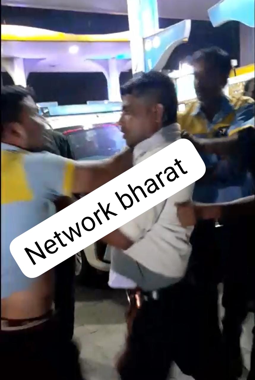 हरिद्वार के पेट्रोल पंप के कर्मचारियों की दबंगई आई सामने ग्राहक को बेरहमी से पीटा -देख विडियो 1 IMG-20231012-WA0000