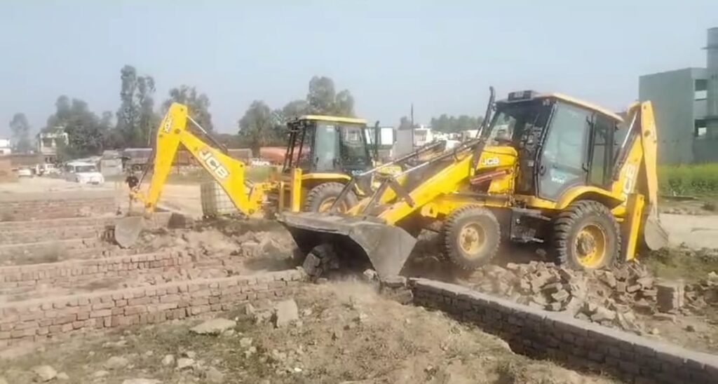रुड़की हरिद्वार विकास प्राधिकरण के उपाध्यक्ष अंशुल सिंह ने रुड़की क्षेत्र में अवैध कॉलोनी के खिलाफ लिया बड़ा एक्शन -देखे पूरी ख़बर 1 IMG-20231129-WA0029