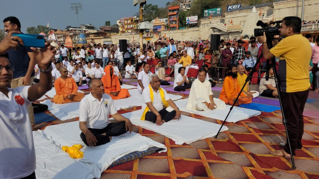 हरिद्वार में जगह-जगह किए योग शिविर आयोजित- देखे खबर 1 IMG-20240621-WA0019