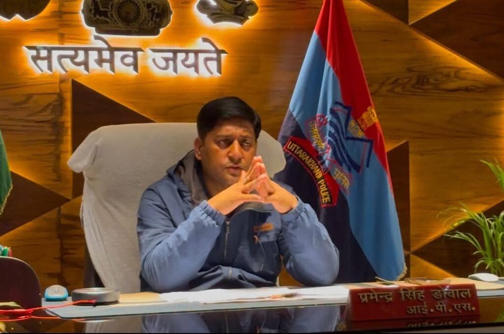 देर रात हरिद्वार एसएसपी ने की समीक्षा बैठक,सुरक्षा, यातायात और आगामी कार्यक्रमों की तैयारियों पर दिए सख्त निर्देश 1 FB_IMG_1735435503996