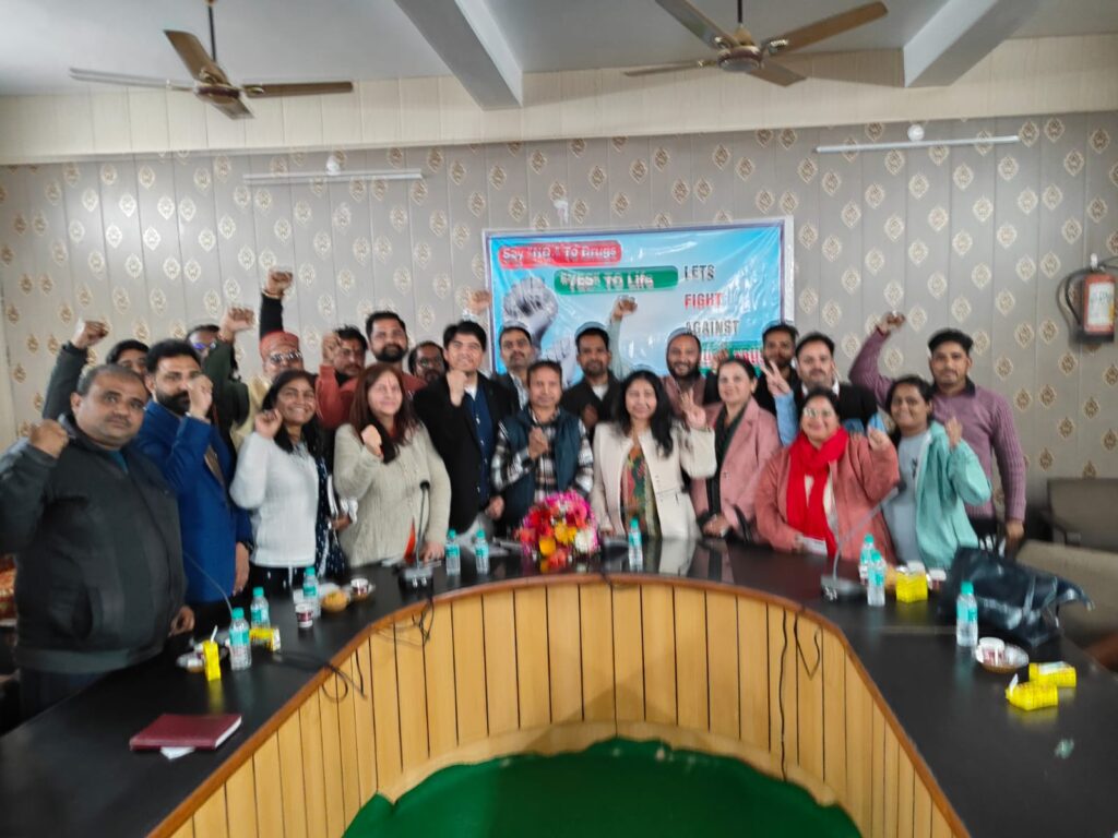 देवभूमि को नशा मुक्त बनाने की मुहिम में ड्रग इंस्पेक्टर अनीता भारती की अहम पहल 1 IMG-20250204-WA0127