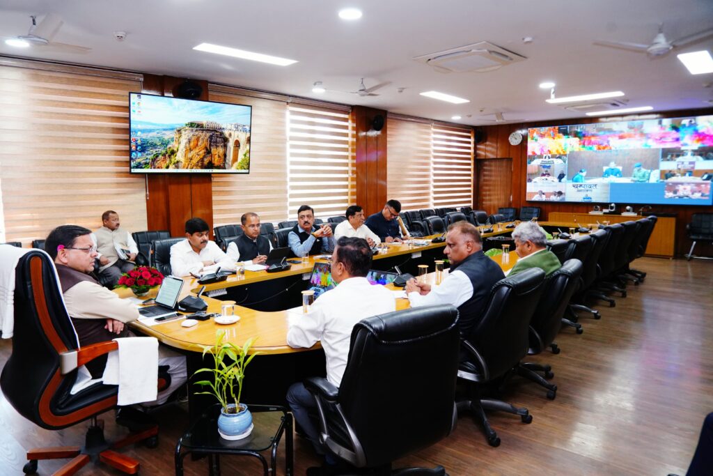 मुख्यमंत्री धामी ने ली सचिवालय में उच्च स्तरीय बैठक, दिए ये निर्देश 1 02-