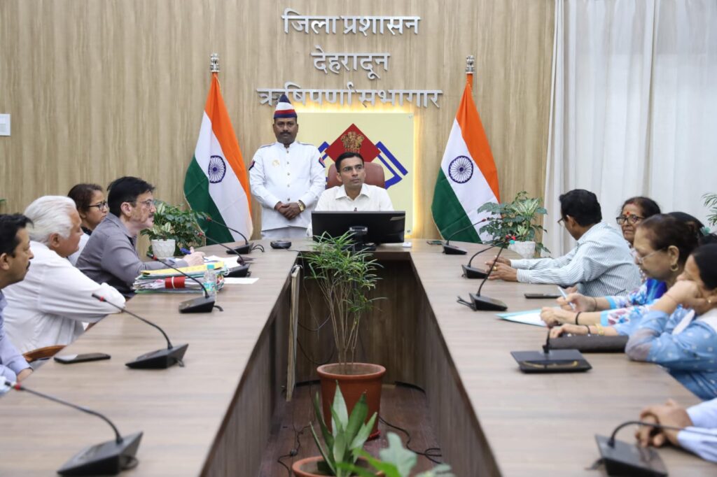 राज्य निर्माण में आपके योगदान के ऋणी हैं हमः डीएम 1 35-