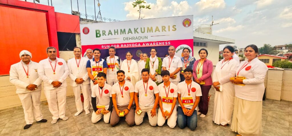 मिनी मैराथन आयोजन में धावक खिलाड़ियों को ब्रह्माकुमारीज ने दिए मैडल 1 IMG-20250316-WA0498 (1)