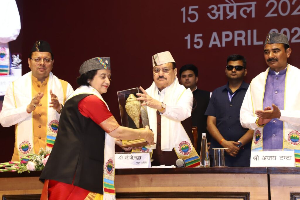 पांचवा दीक्षांत समारोह,स्वास्थ्य मंत्री ने एम्स में बांटी डिग्रियां 1 d 7