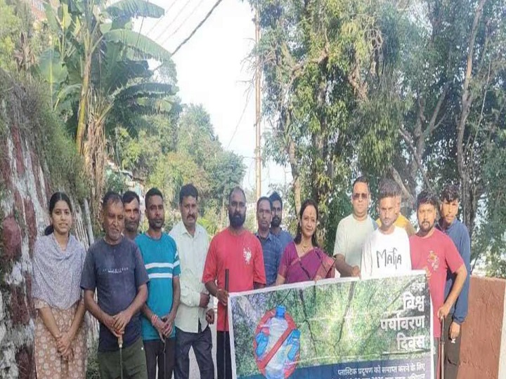 भाटकोट वार्ड में सफाई अभियान चलाया 1 12 (18)