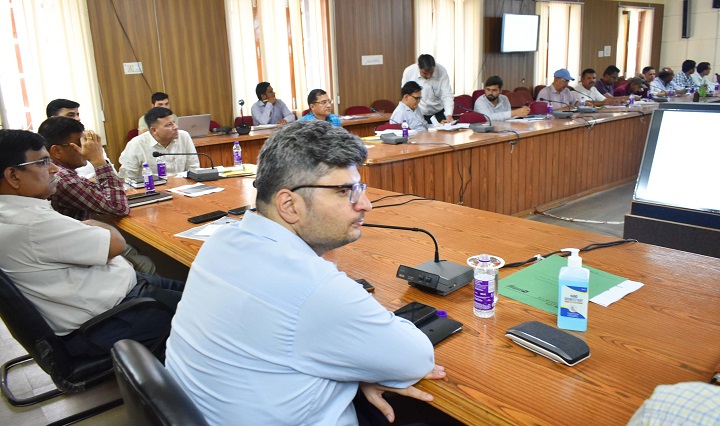 डीईओ ने त्रिस्तरीय पंचायत चुनाव की तैयारियों को लेकर अधिकारियों के साथ बैठक की 1 16 (23)