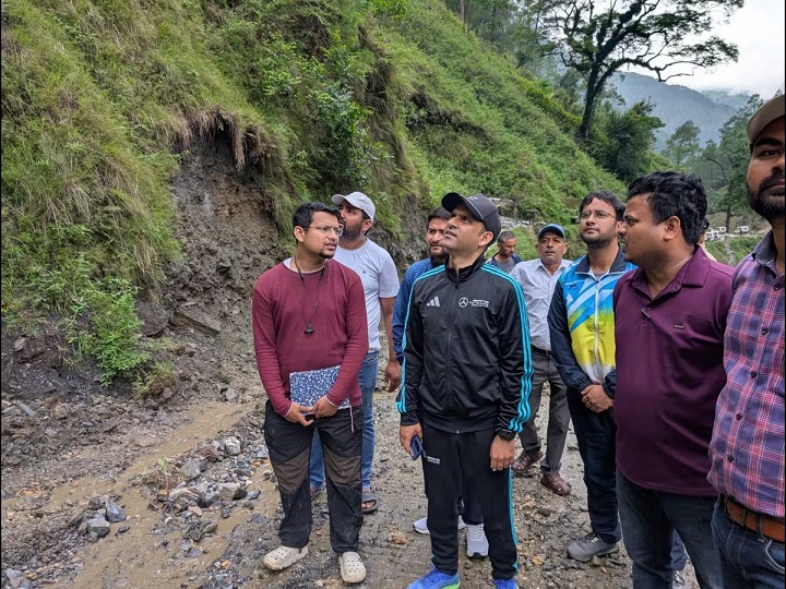 जिलाधिकारी ने आपदा प्रभावित क्षेत्रों का दौरा कर तैयारियों का जायज़ा लिया 1 23 (16)