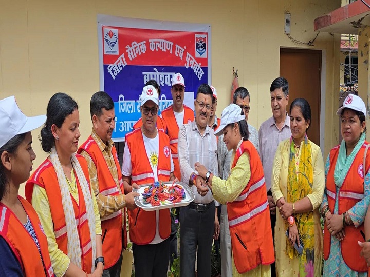 रक्षा सूत्र के साथ सम्मान भी: रेडक्रॉस ने बॉर्डर पर तैनात सैनिकों को भेजी राखियाँ 1 18