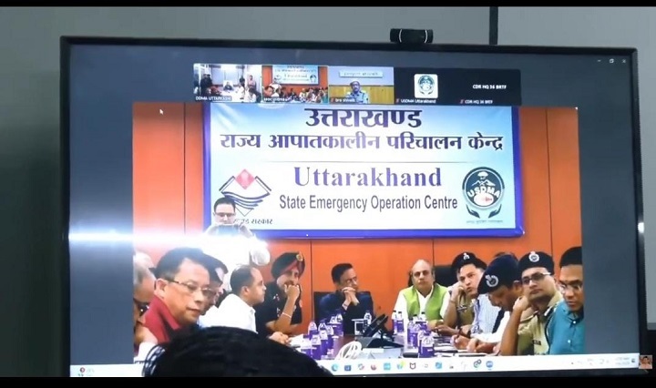 उत्तरकाशी आपदा राहत कार्यों की मुख्यमंत्री धामी ने की निगरानी 1 dhami ji 23