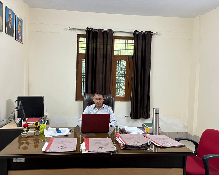 सूचना अधिकारी