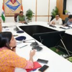 मुख्य सचिव 3]