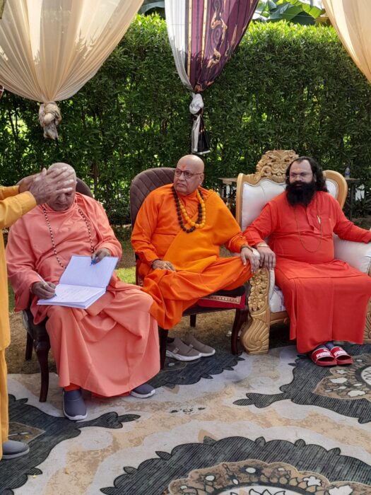 1763552065 762 भारत साधु समाज ने अखाड़ा परिषद के अस्तित्व पर सवाल