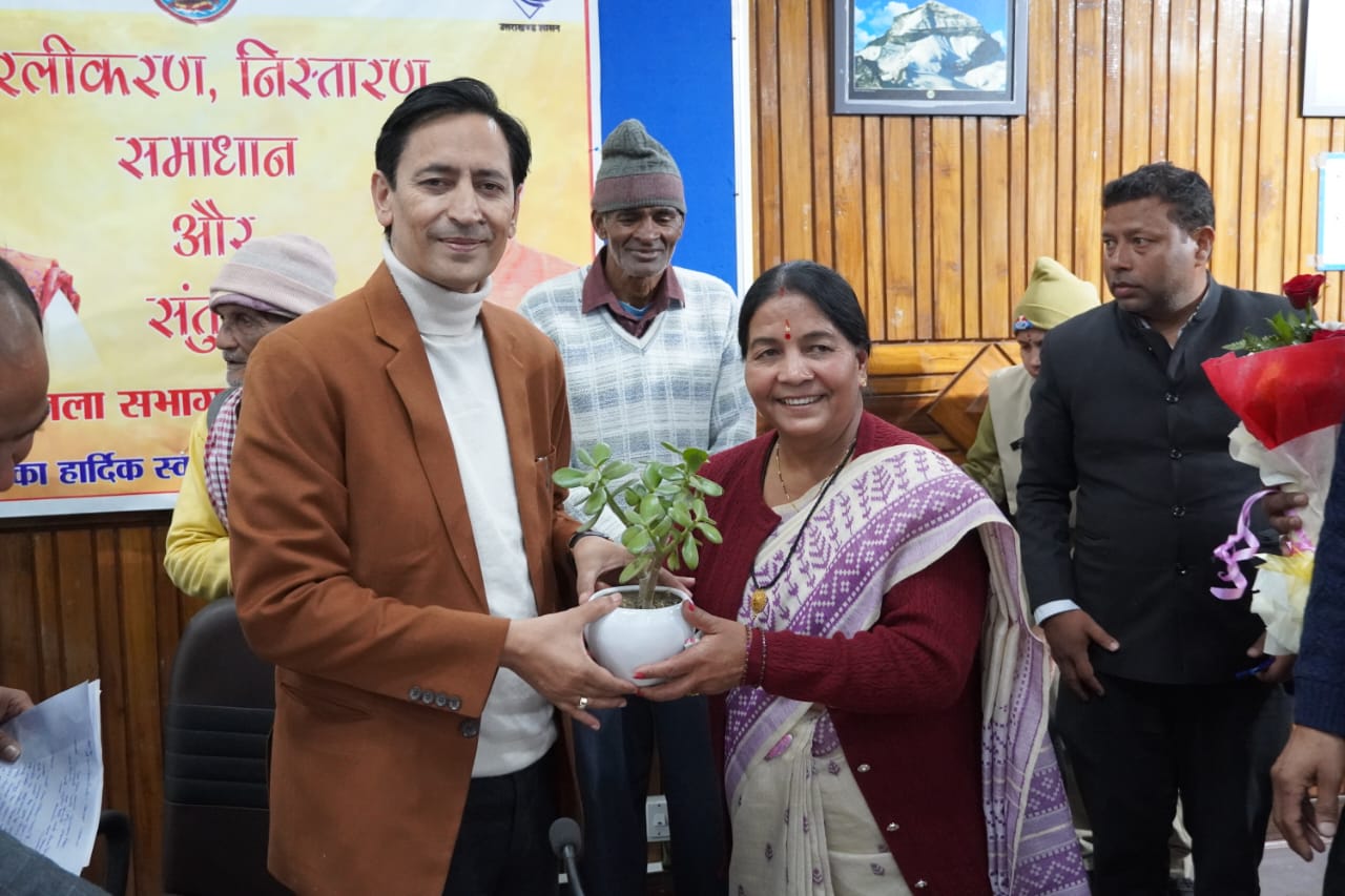 पर त्वरित कार्रवाई के निर्देश उत्कृष्ट जनों का सम्मान।