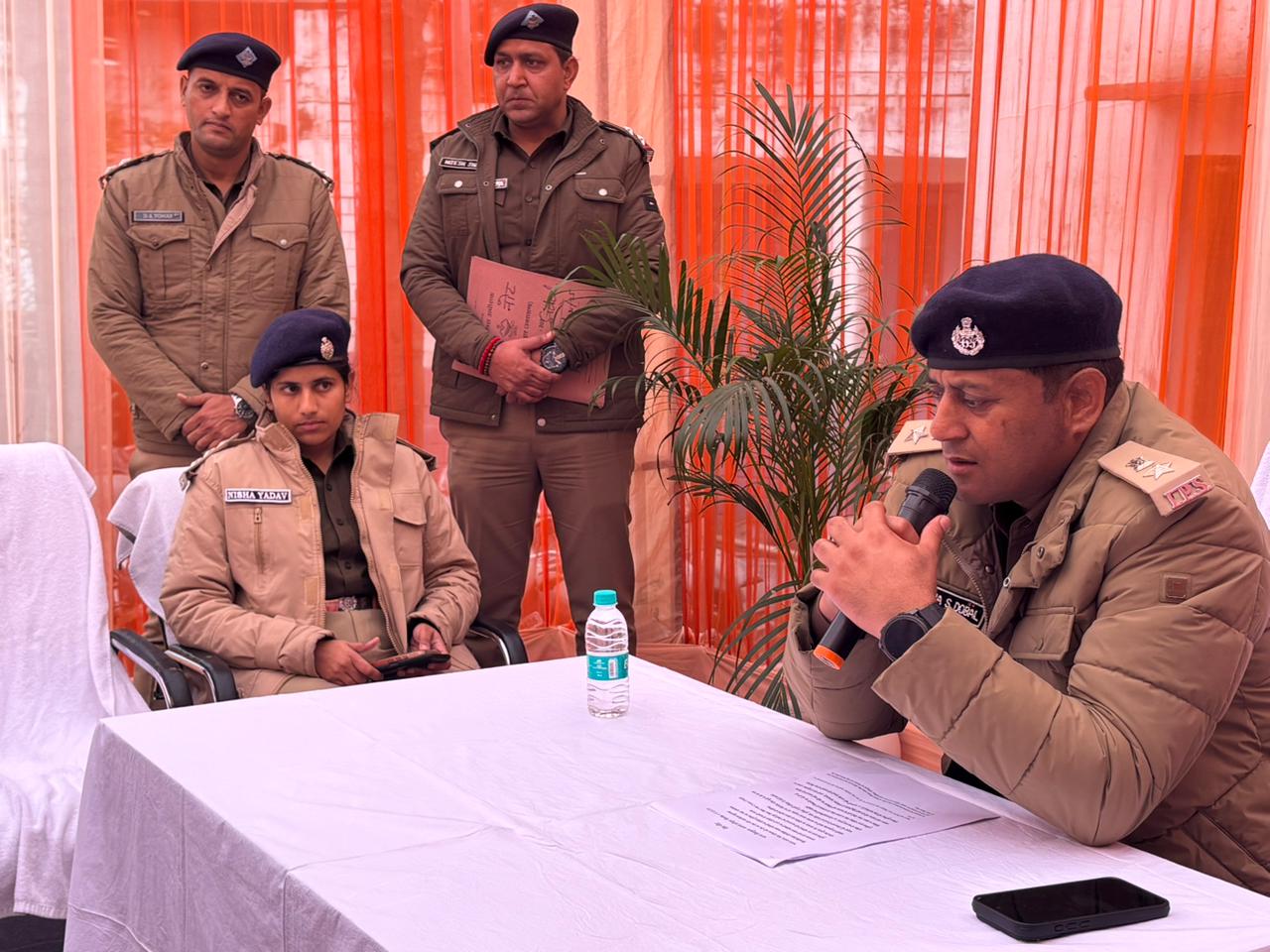 14 मोटरसाइकिलों के जखीरे के साथ चार शातिर बाइक चोर पुलिस के हत्थे चढ़े।