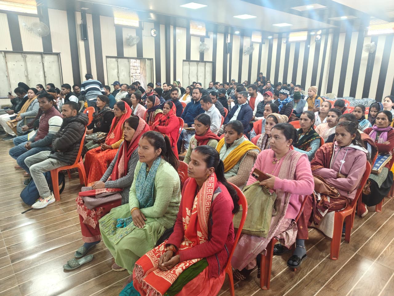 जनप्रतिनिधि एवं अधिकारी संयोग एवं समन्वय से गांव को