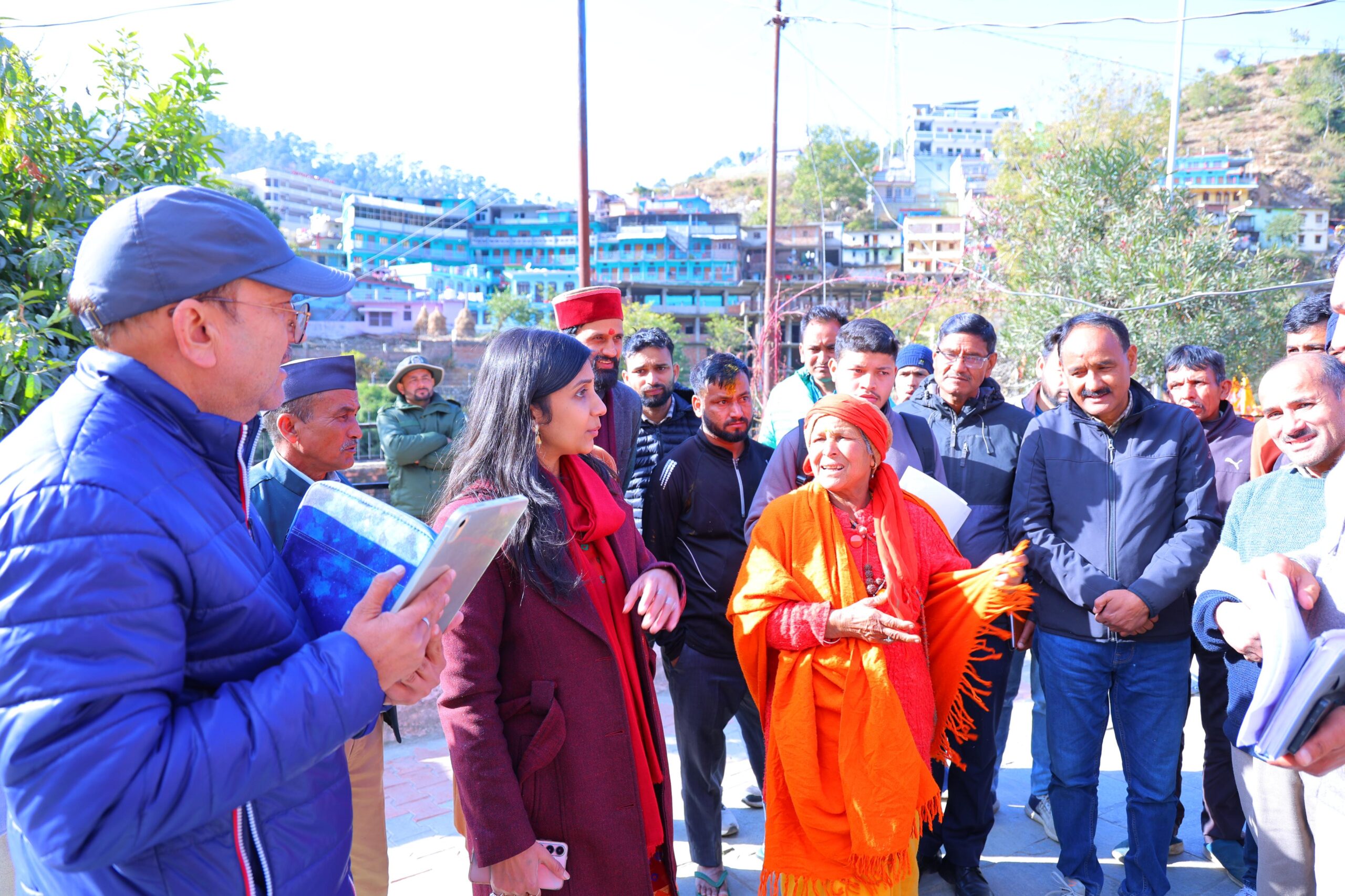 मंदिर को मिलेगा विश्वस्तरीय स्वरूप जिलाधिकारी ने विकास कार्यों