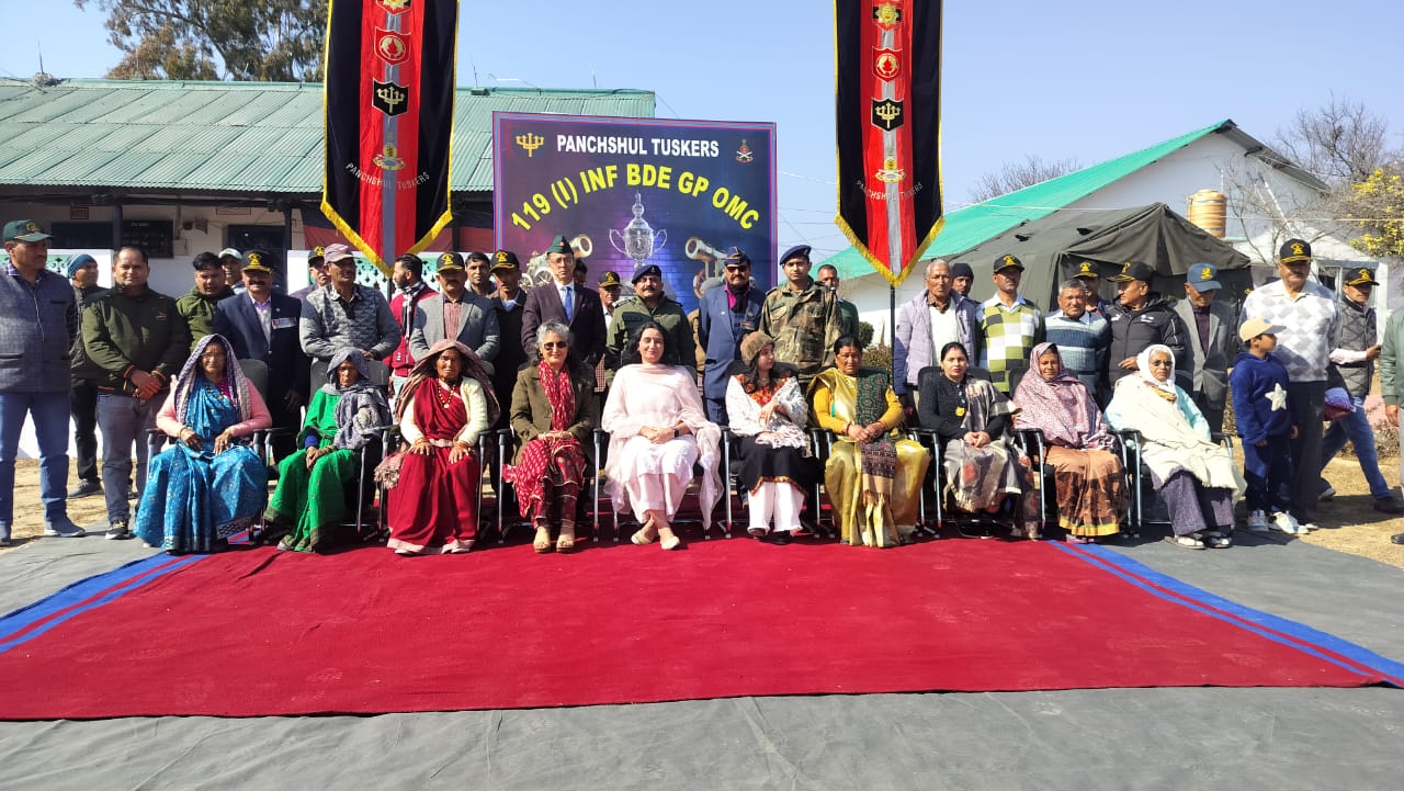डे पर चंपावत के पूर्व सैनिकों का गौरव कैप्टन