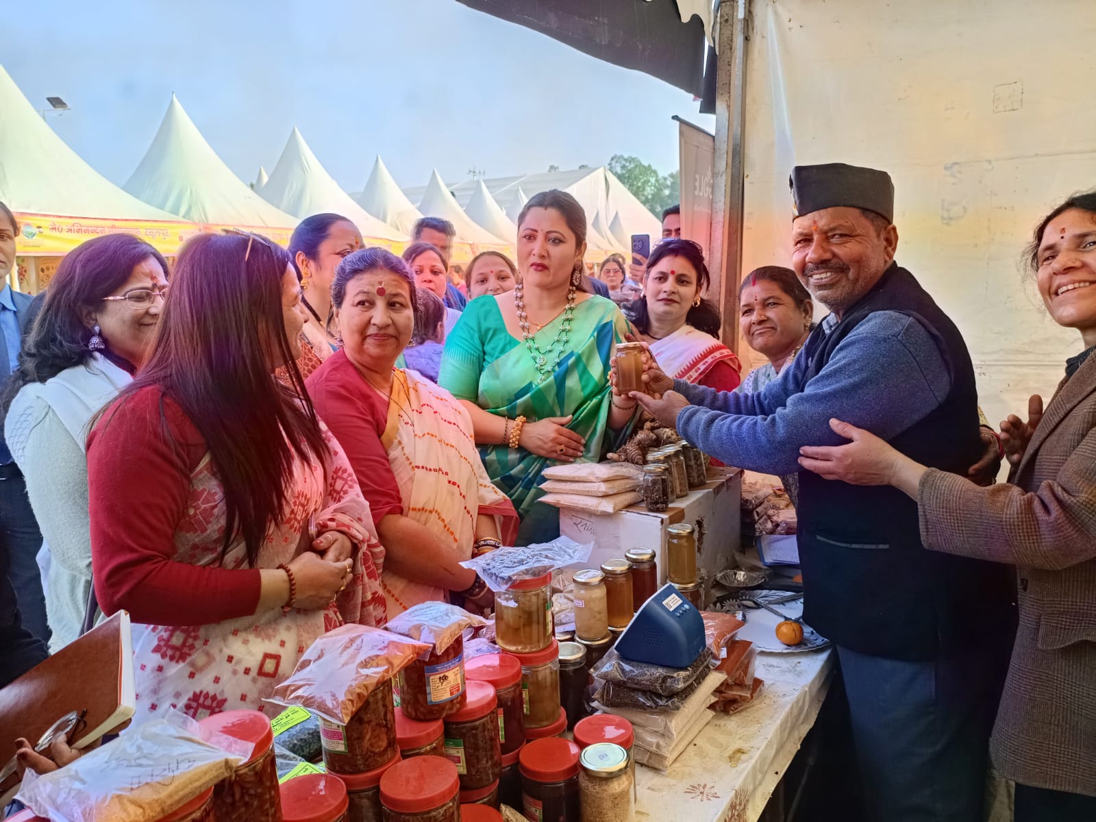 आरएसएस के शताब्दी वर्ष पर रामलीला मैदान में भव्य हिंदू सम्मेलन, राष्ट्र और समाज के प्रति समर्पण का संकल्प।