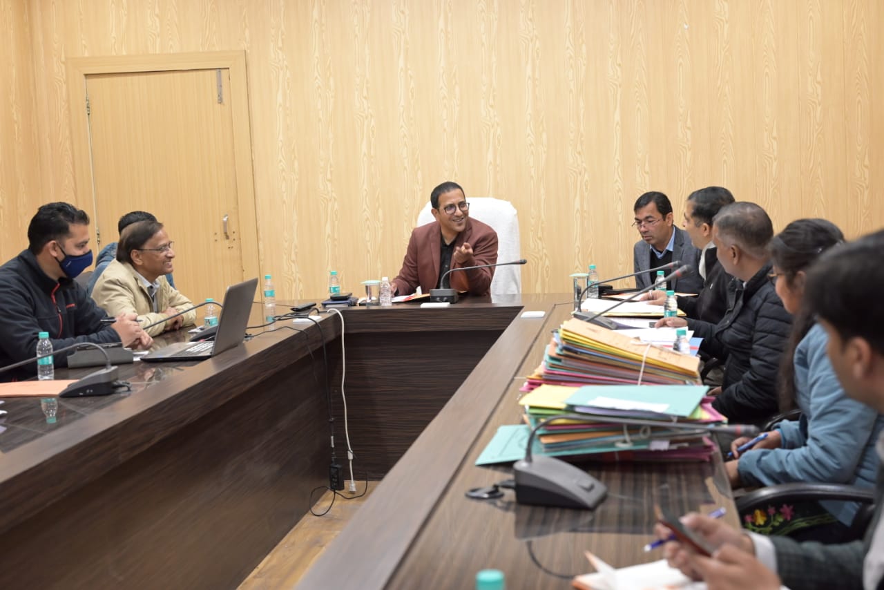 आपदा प्रभावितों के सभी आवेदनों को डीएम ने दी