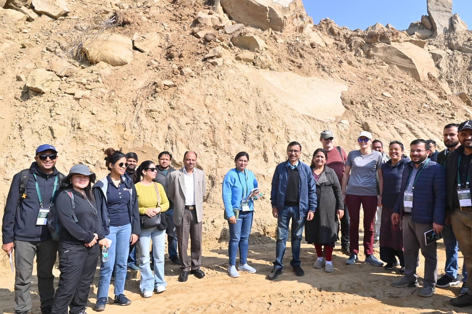 देवी हिल पहाड़ियाँ पर हो रहे भूस्खलन के उचित