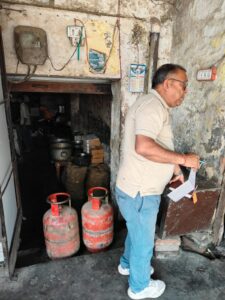 1774617205 367 जिलाधिकारी मयूर दीक्षित के निर्देशन में जिला पूर्ति विभाग द्वारा