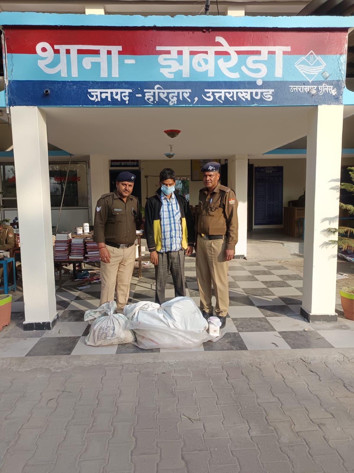पुलिस का गो तस्करों पर बड़ा प्रहार