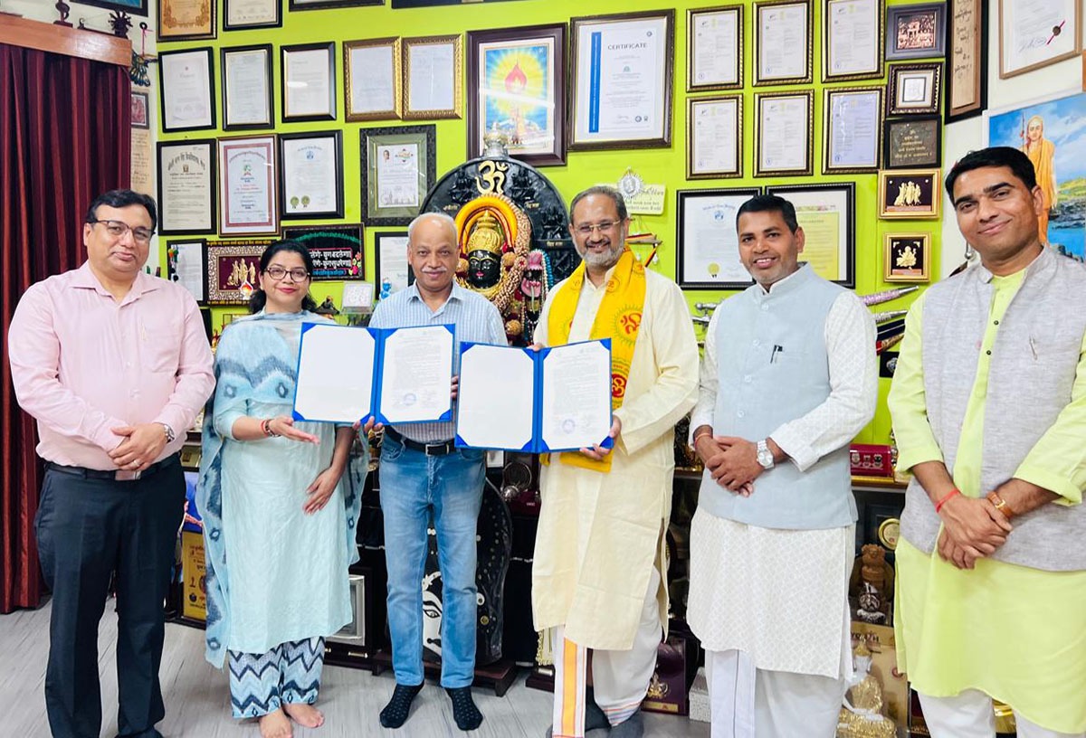 शोध को बढ़ावा देने के लिए देसंविवि एनएपीएस के बीच