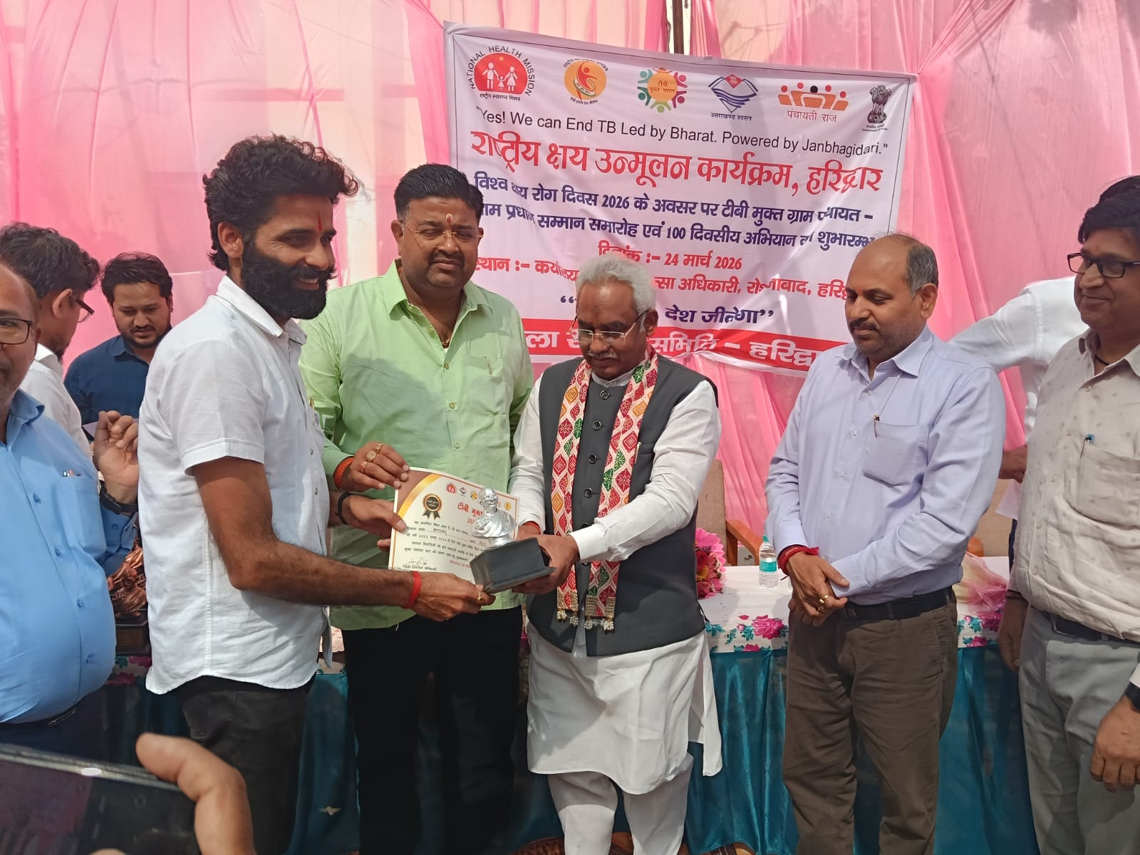 ब्लॉक के प्रधान अध्यक्ष श्रवण कुमार का जिले में