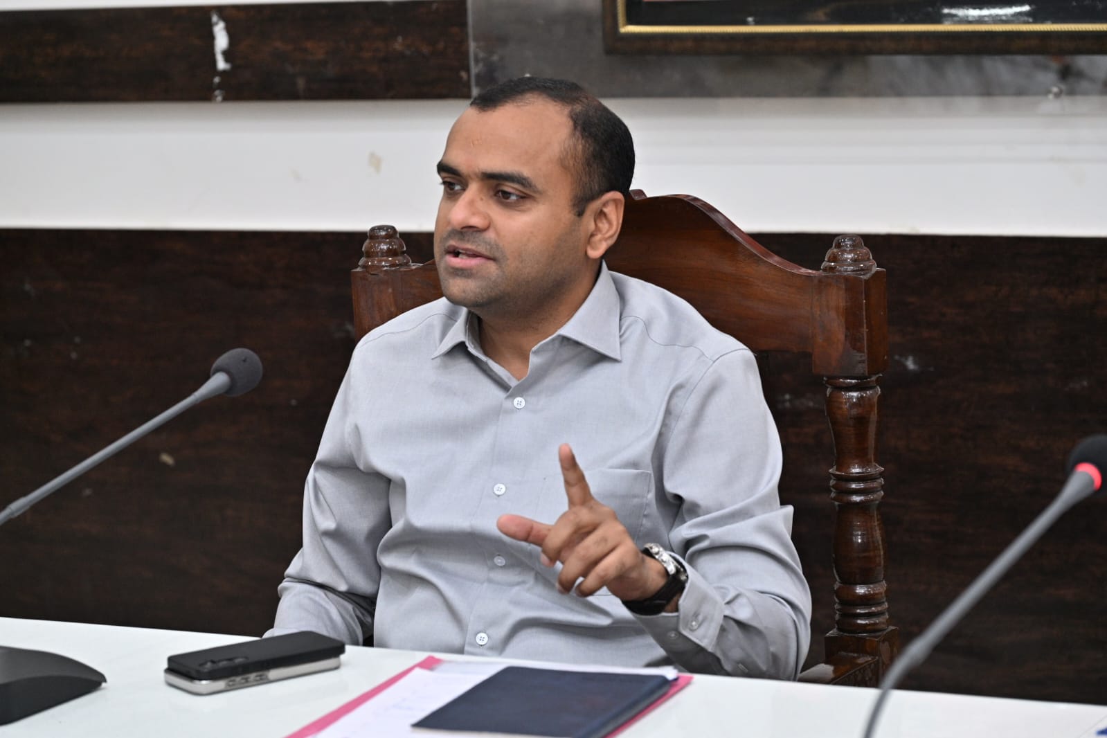 दुर्घटनाओं को नियंत्रण करने के लिए तेज रफ्तार एवं शराब