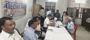 जनपद वासियों की समस्याओं का त्वरित निराकरण करने के उद्देश्य से जिलाधिकारी मयूर दीक्षित के निर्देशन में सभी तहसीलों में माह के प्रथम मंगलवार को आयोजित किया गया तहसील दिवस 3 1775566566 32 जनपद वासियों की समस्याओं का त्वरित निराकरण करने के उद्देश्य