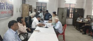 जनपद वासियों की समस्याओं का त्वरित निराकरण करने के उद्देश्य से जिलाधिकारी मयूर दीक्षित के निर्देशन में सभी तहसीलों में माह के प्रथम मंगलवार को आयोजित किया गया तहसील दिवस 6 1775566566 766 जनपद वासियों की समस्याओं का त्वरित निराकरण करने के उद्देश्य