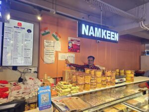 जनपद में खाद्य पदार्थों में किसी भी प्रकार से कोई मिलावट न हो, इसके लिए जिलाधिकारी मयूर दीक्षित ने खाद्य सुरक्षा विभाग को निरंतर छापेमारी की कार्यवाही के निर्देश दिए गए है 4 1776089226 17 जनपद में खाद्य पदार्थों में किसी भी प्रकार से कोई