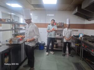 1776438085 163 जनपद में खाद्य पदार्थों में किसी भी प्रकार से कोई