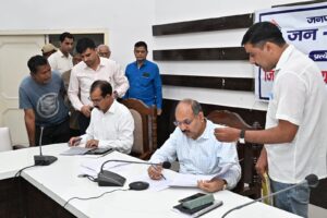 1776688328 904 जनपद वासियों की समस्याओं का त्वरित निराकरण करने के लिए