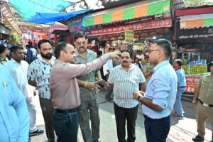 1776864810 939 अपर रोडमां मनसा देवी उड़न खटोला आधी क्षेत्र का जिलाधिकारी