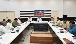 1777271632 27 राजस्व प्राप्ति के लिए शत प्रतिशत लक्ष्य हासिल करने के