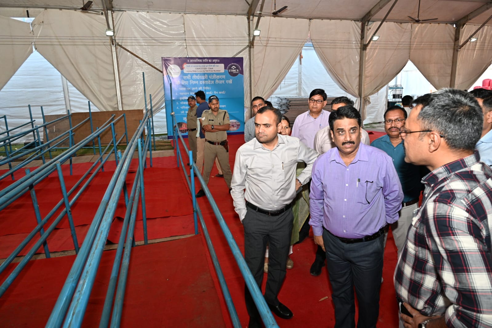 पंजीकरण केंद्र का डीएम एसएसपी ने किया निरीक्षण कल से