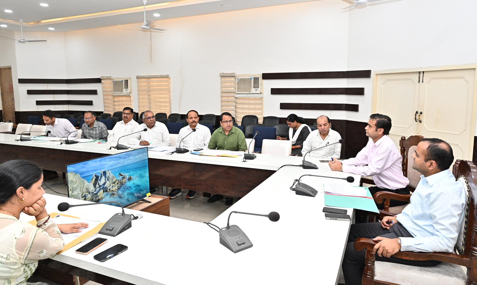 प्राप्ति के लिए शत प्रतिशत लक्ष्य हासिल करने के