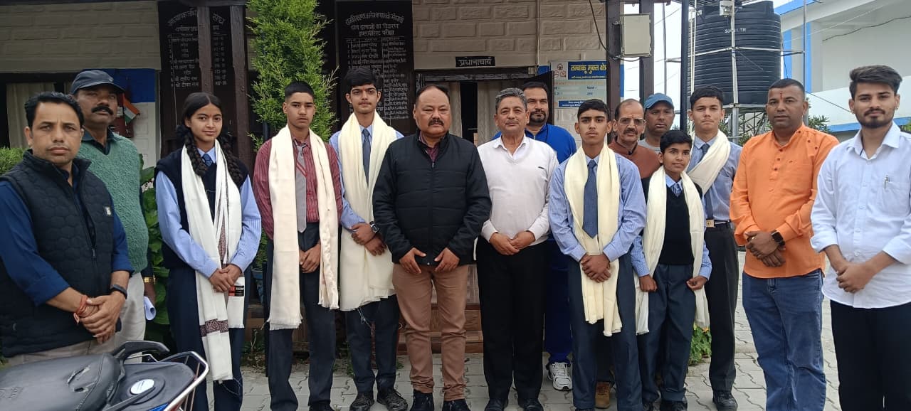 के होनहारों का सम्मान प्रतिभाओं को मिला मंच शिक्षा