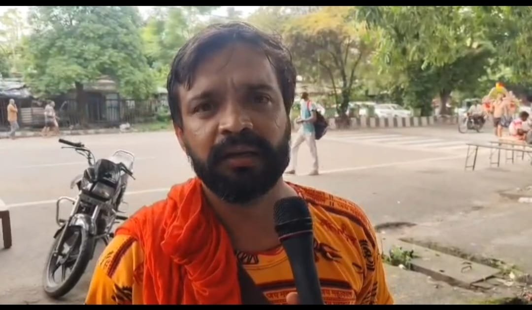 डाक कांवड़ यात्रा में उमड़ा आस्था का सैलाब, व्यवस्थाओं से श्रद्धालु खुश 3 1786275156 673 डाक कांवड़ यात्रा में उमड़ा आस्था का सैलाब व्यवस्थाओं से