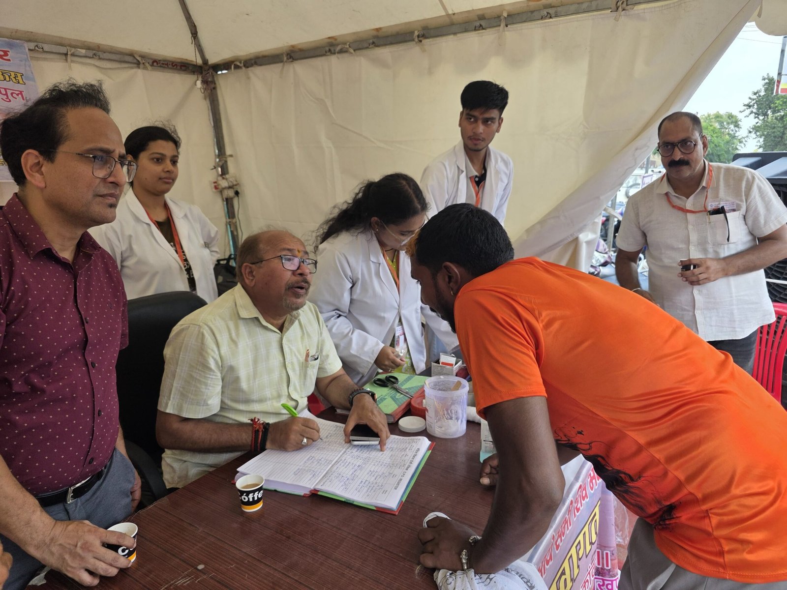 कांवड़ यात्रा पर आने वाले शिवभक्तों का स्वास्थ्य खराब होने की दशा में तत्काल निशुल्क किया जा रहा है उपचार 3 1786286890 638 कांवड़ यात्रा पर आने वाले शिवभक्तों का स्वास्थ्य खराब होने