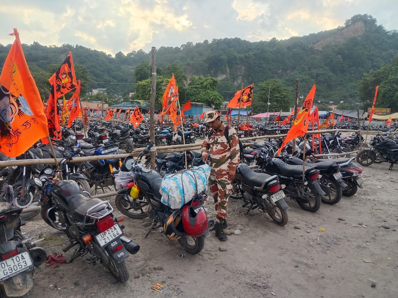1786294364 229 बीडीएस टीम द्वारा पंत दीप पार्किंग में सर्च अभियान चलाते