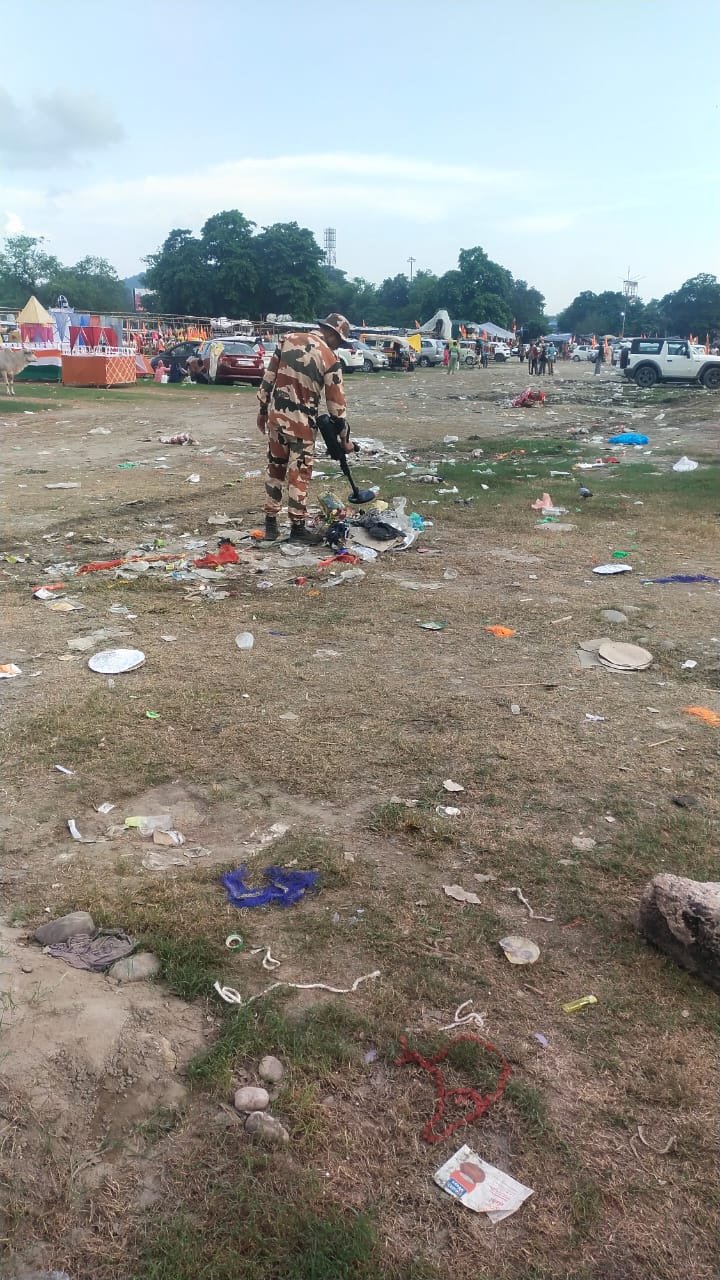 1786294364 246 बीडीएस टीम द्वारा पंत दीप पार्किंग में सर्च अभियान चलाते