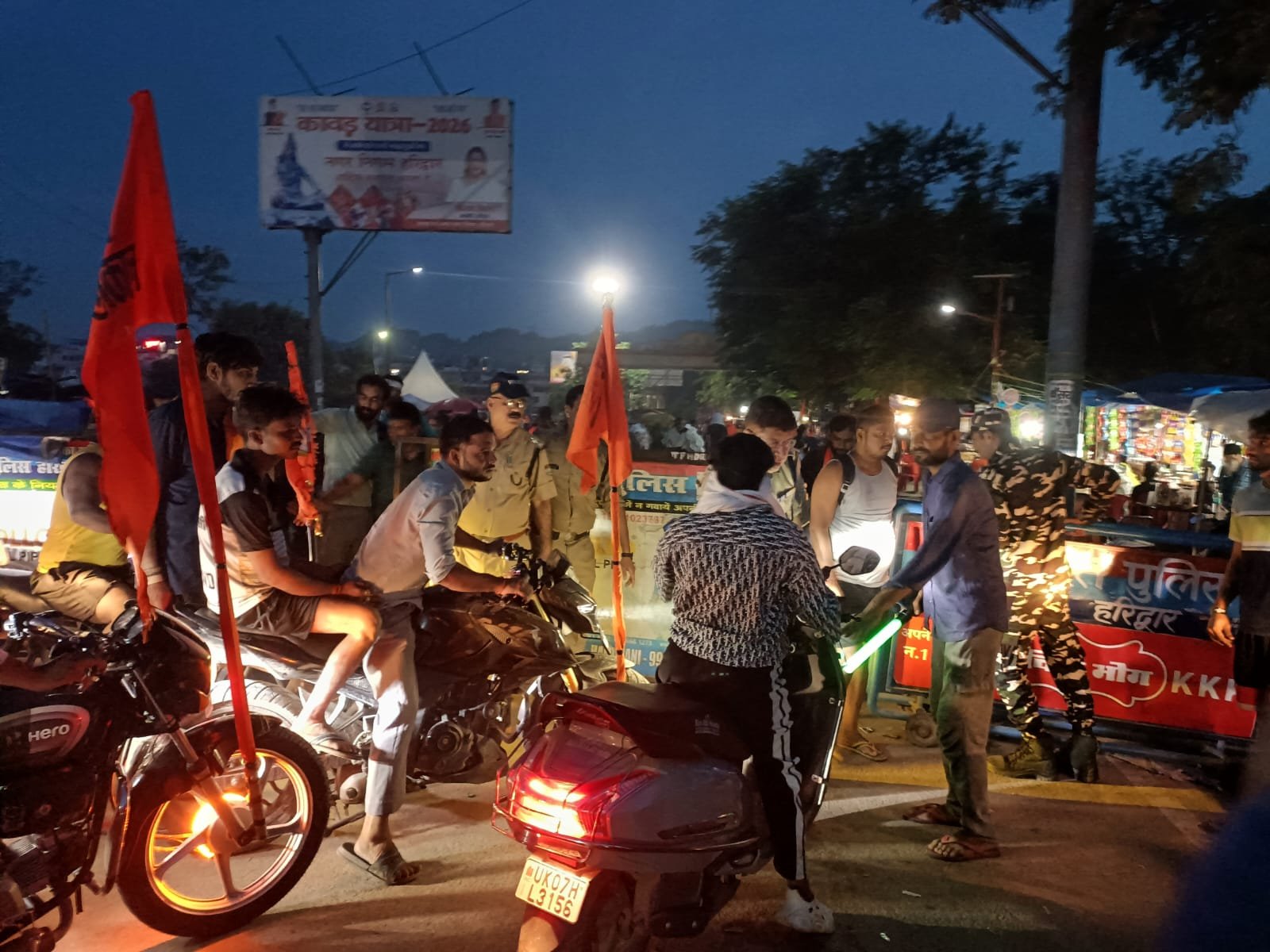 1786298734 190 हरिद्वार में डाक कावड़ की लगातार बढ़ती हुई भीड़